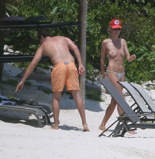 toplessbeachcelebs:  Heidi Klum (Model) topless in Mexico (April 2014) Part 1 