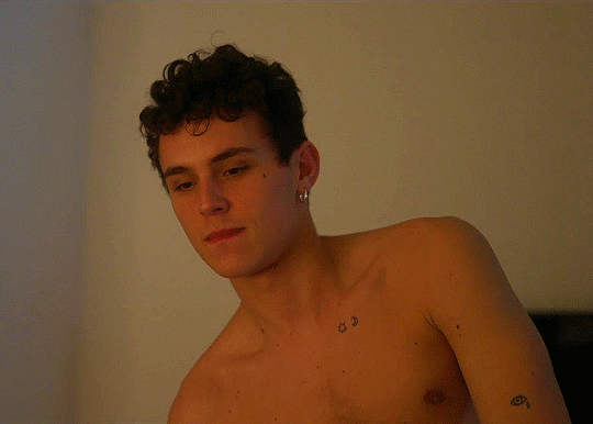 jackorowan:  Arón Piper as Ander Muñoz in ÉLITE season 2 episode 2