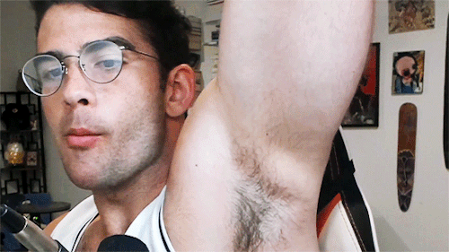 gaybuckybarnes:“Can I smell your armpit after you workout?” Hasan Piker on Twitch