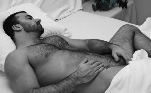 justsayjohnny:  Another reason to stay in bed. 