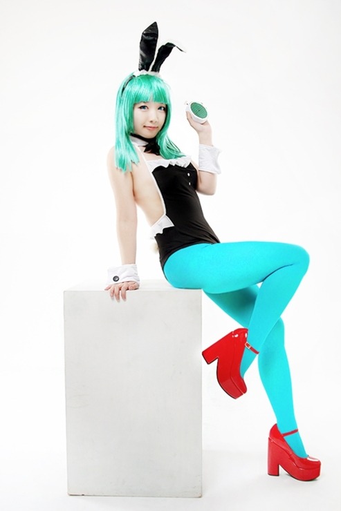 cosplay-soul:  Bulma (Dragon Ball) 