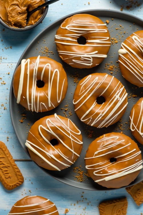 sweetoothgirl:    Biscoff Donuts  
