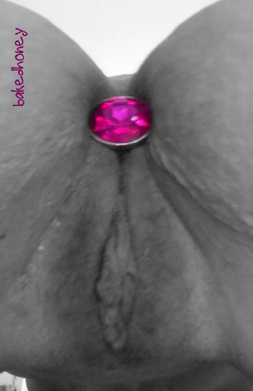bakedhoney:Good morning my lovelies (:  A little something until I finish my video