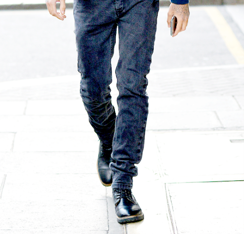 thedailypayne: Liam in London; 2/26.