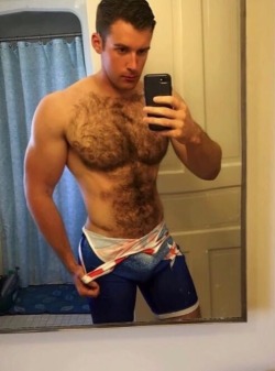 fitbearcatcher:Furpecthot bod n bulge