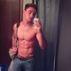 waistbandboy:  Waistbandboy