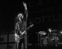 vanbenjibondybob:  Catfish and the bottlemen win British breakthrough act! 