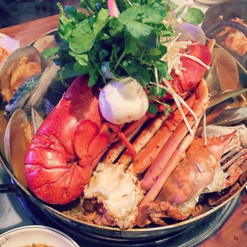 #korean #food #seafood #hotpot #maindish #yummy #delicious #lobster #abalone #crab #clams #shrimp #m