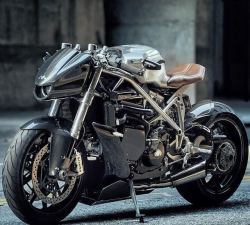 ducatiobsession:  This Ducati 1098R ‘Raffale’