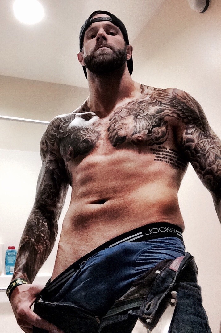 I want him naked and n my bed