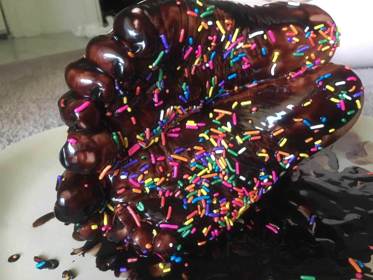tastycummyfeet:  feetofmarleyquinn:  Someone requested some more sprinkle pics; I