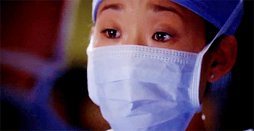 alexkarevsource:Cristina tells Alex and Bailey about Izzie’s cancer (ep. 5x18)