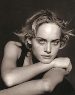 aleworldaddict: Amber Valletta by Peter Lindbergh