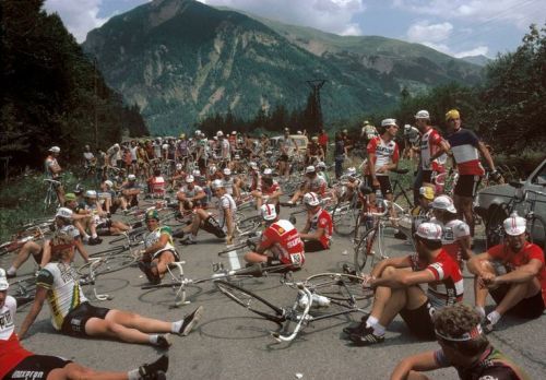 atelieronest:  Harry Gruyaert photo of 1982 Le Tour De France stage delayed by striking farmers
