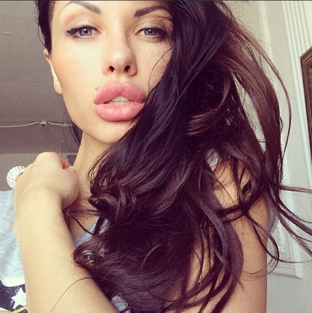 sweetsurrenderdoll:  I’m sure i’m getting better results from my candy lip pump