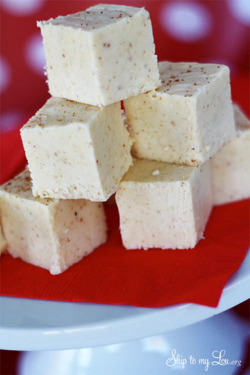 diychristmascrafts:DIY White Chocolate Eggnog Fudge Recipe by Skip to my Lou for I Heart Nap Time he