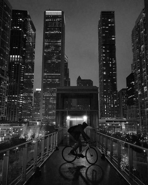 realismovisceral:Chicago by @calvin_mo_