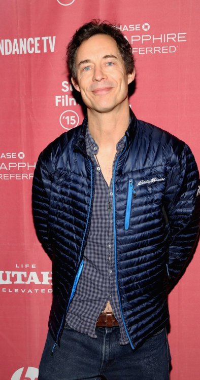 politeandnotgay:Tom Cavanagh at the U.S. premiere of his movie The Games Maker. Again..that belt..