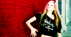 avrillavigine:  Avril Lavigne + Colors 
