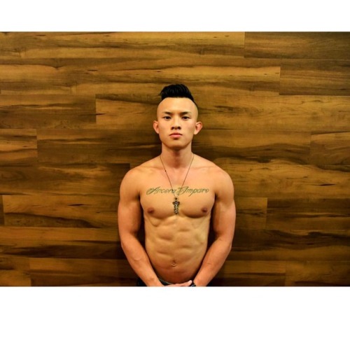 Daddy’s home.  • • : @thegrandlifelv (at EōS Fitness) www.instagram.com/p/Bn