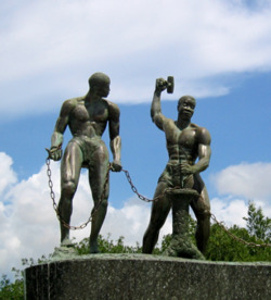 lost-but-saved:  urbane-afrocentric-craft:  Curaçao’s National Monument, ‘Desenkadená’ (Breaking the Chains) by Curaçaoan sculptor Nel Simon was erected at Rif (Otrobanda) in October 1998.    urbane-afrocentric-craft.tumblr.com/archive     This