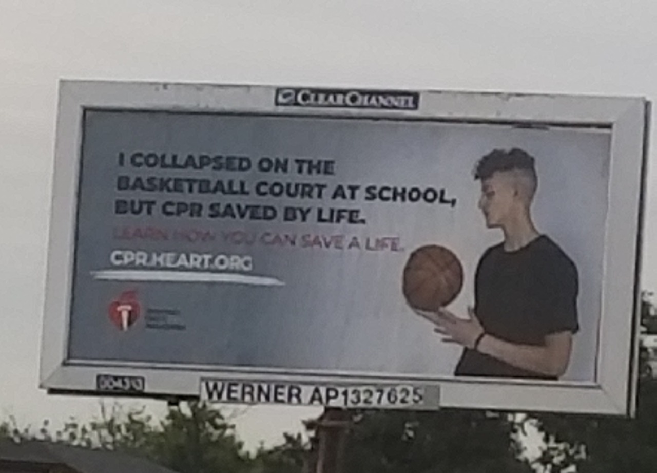 trashfirefallon: Imagine by surprise when I realized this billboard had a typo 