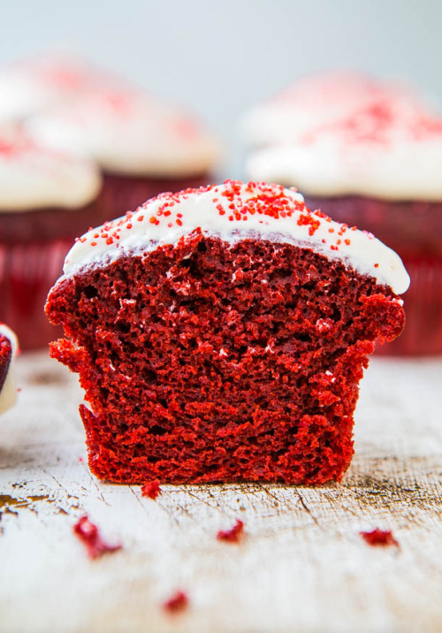 Red Velvet Cupcakes with Vanilla Cream Cheese Frosting