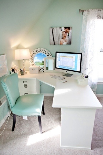 Corner desk for home office space