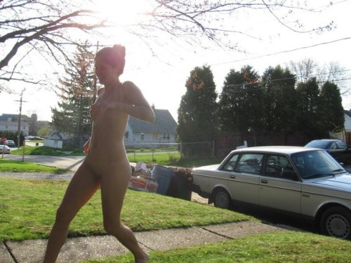 fanofenf: After taking a dare to drive home naked, Lucy had to run from her car to her house.