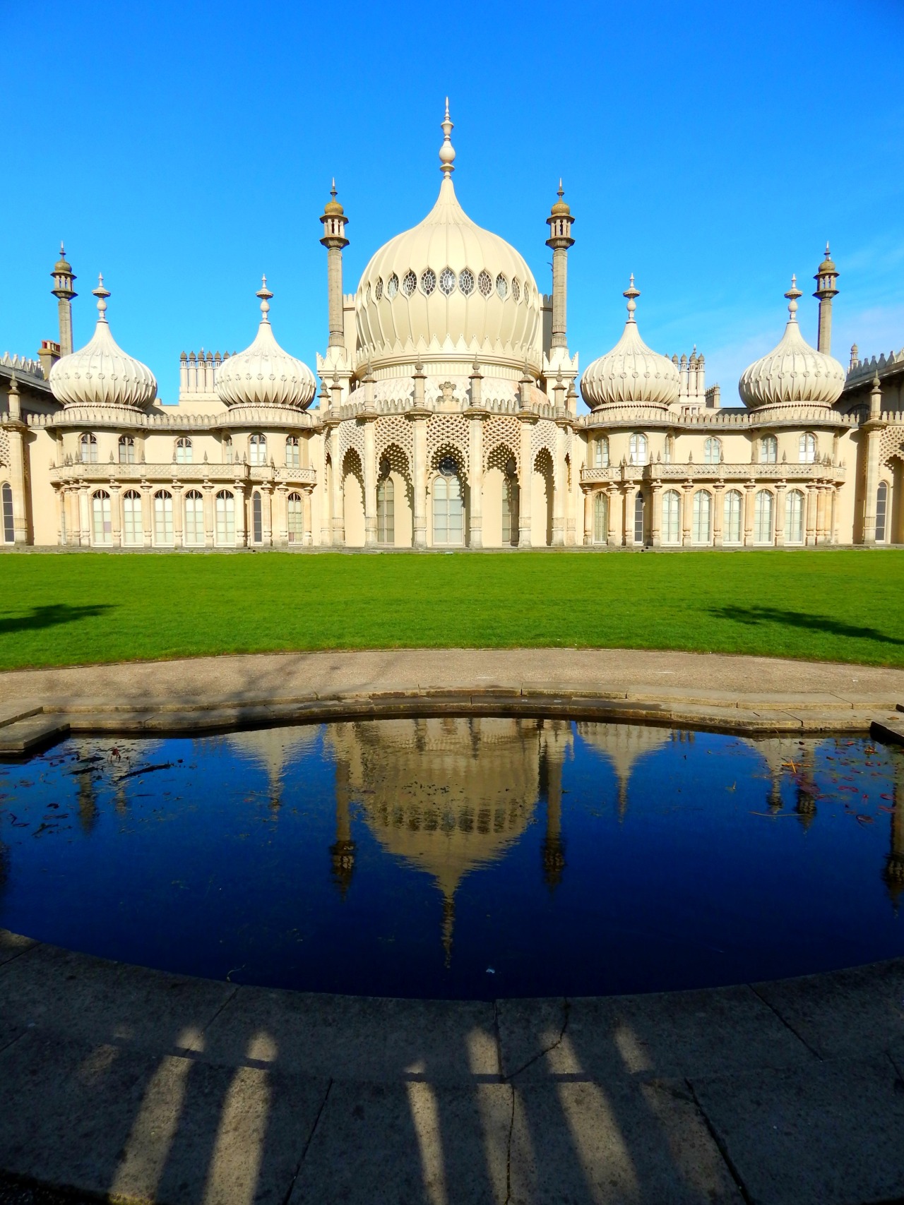 fuckitandmovetobritain:  England:East Sussex and Brighton- Brighton, Rye, Beachy