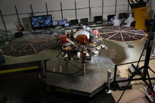 InSight Lander [5760 x 3840]