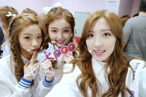 wjsndaily:[TRANS] 160310  @_Simplykpop Twitter Update@_Simplykpop Our adorable Yeoreum, Xuan Yi &am