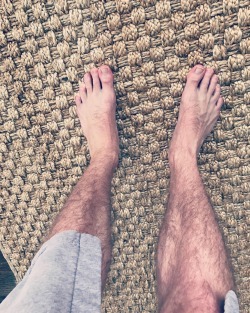 barefootnfamous:  Charlie Puth (thanks for
