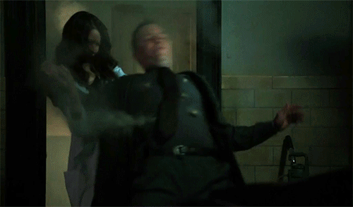 adecogz:  Root: How to wrestle a gun away from an assassin IN STYLE- “Asylum” (4.21, POI)