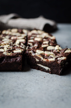 fullcravings: Peppermint Bark Oreo Brownies