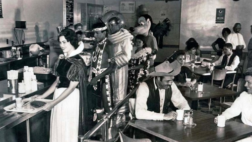 weirdvintage:Disneyland cafeteria in July 1961 (via io9)
