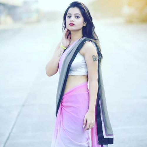 Saree Queen  Like me Follow me #sareeseduction #sareelove #saree #beautifulgirls #beautifulwomen #be