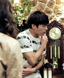 죄; hiatus