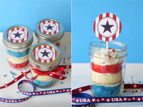 nerdyfoodiesrecipes: 4th of July Cupcakes in a Jar