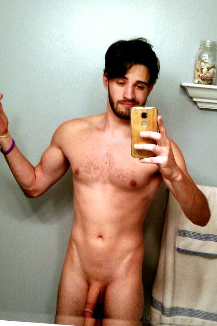 brainjock:  Sexy Brooks is HOT AS FUCK! Brooks is so damn GORGEOUS! He’s 6'0, 21