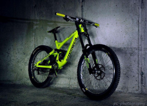 decastelant:  Commencal supreme DH