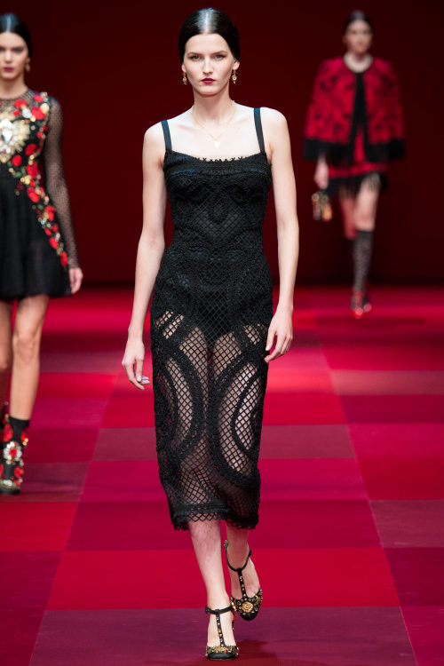 Katlin Aas at Dolce &amp; Gabbana Spring 2015.  via vogue.com