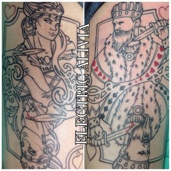 electricalivia:  4.5hrs of outlining on @x_smurf today! Full thigh pieces, can’t wait to come back and finish them!