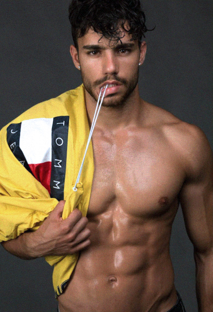 voulair:Ariel Ben Attar photographed by G. Kavalero