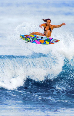 surfing-girls:  Surf Girl http://surfing-girls.tumblr.com/