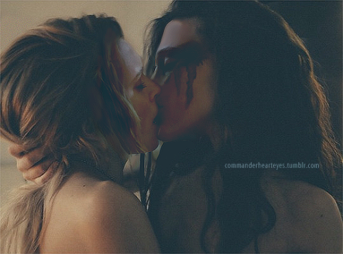 commanderhearteyes: clexa AU: clarke is ready ( ͡° ͜ʖ ͡°)