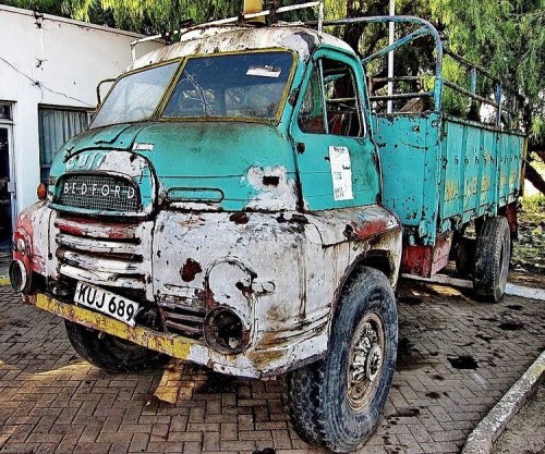 BEDFORD #bedford #bedfordtruck #bedfordtrucks #throwback #workingtruck #workingtrucks #history #vint