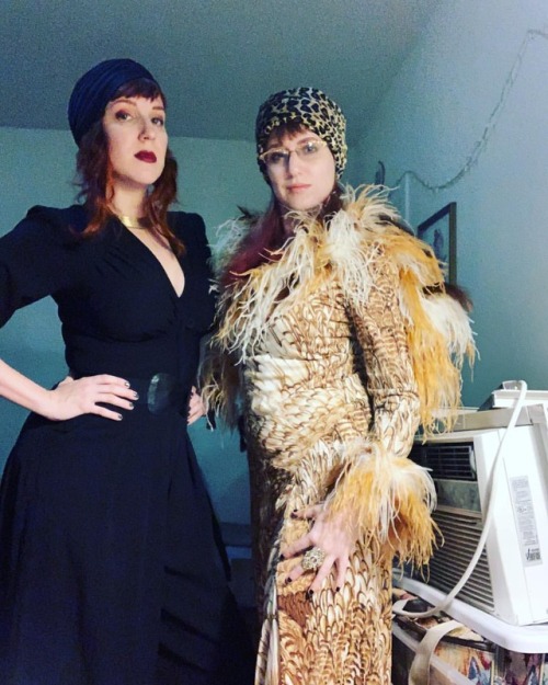 The turkey is dressed and so are we. #secondhalloween #glamourwitches #femmefriendship #glamrock My 