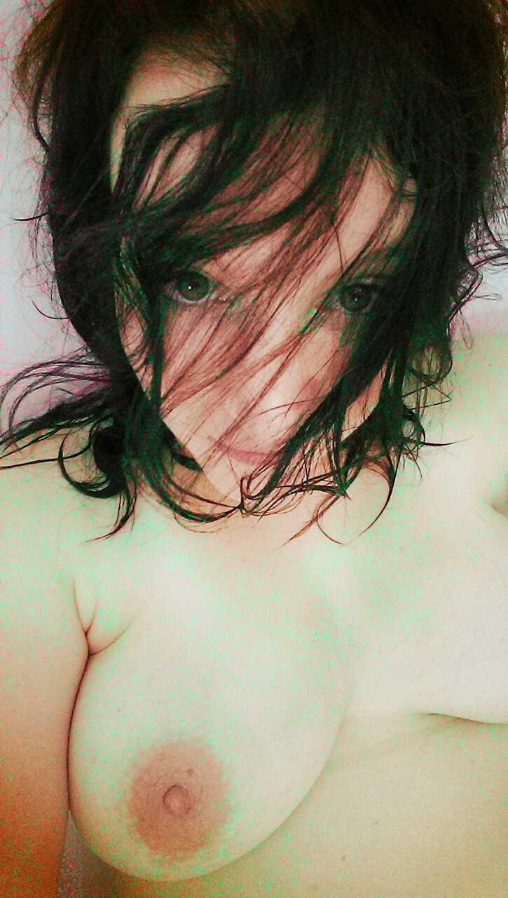 devouringly:   Messy girls have messy hair. 