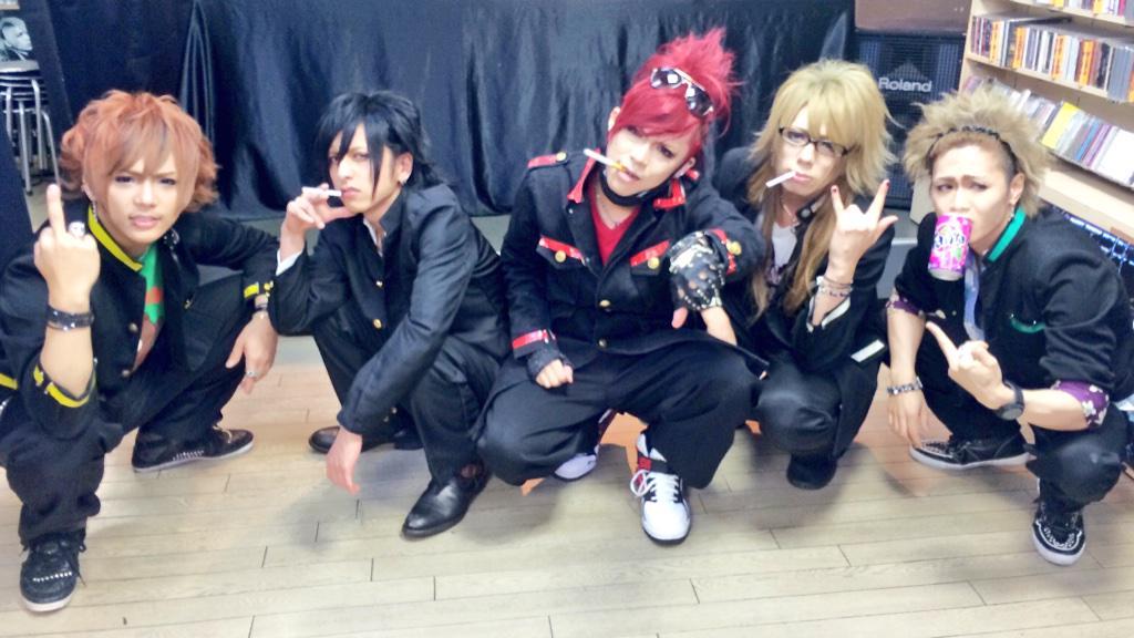 enchantingmoon:FEST VAINQUEUR’s in-store event at Jishuban Club on Feb. 14th, 2015.